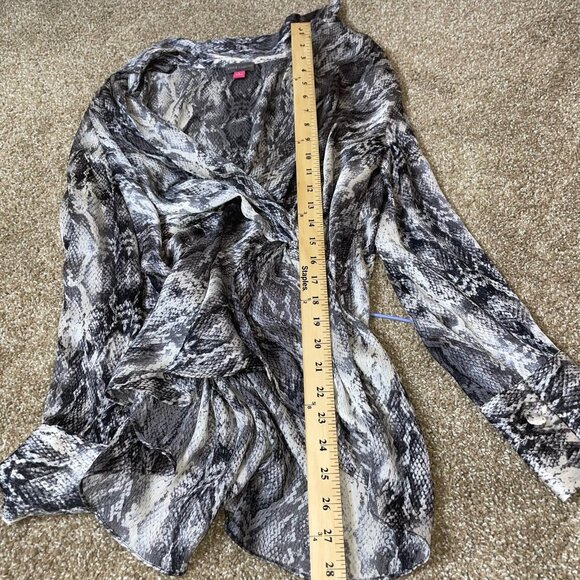 Vince Camuto blouse top faux wrap snake skin print long sleeve black/white SZ L - Picture 10 of 10